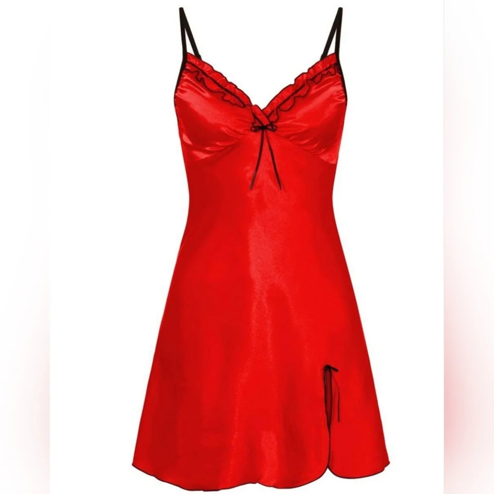 Black Satin Lace-Trim Mini Slip  (Lightweight)Runs Slightly small light stretch.